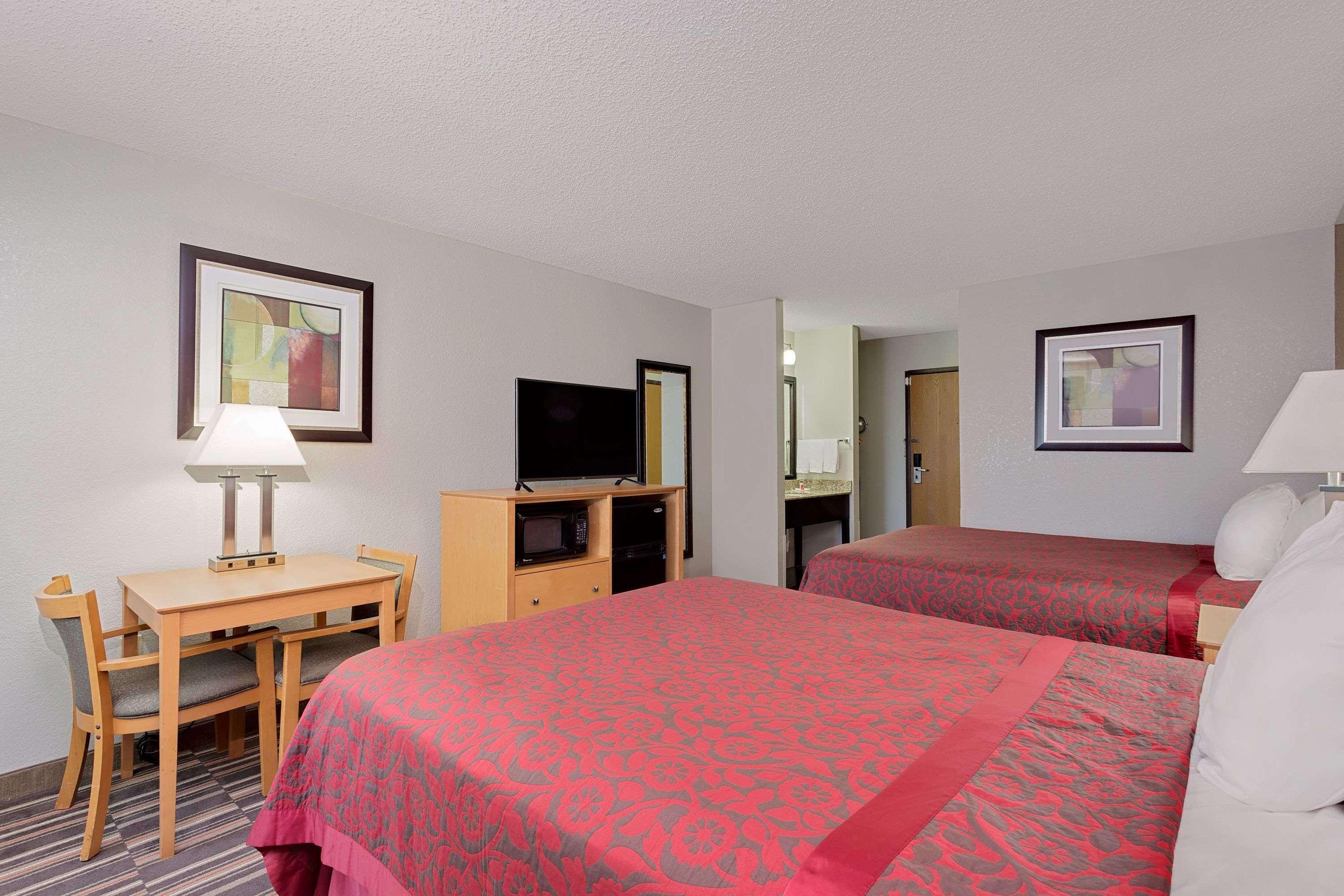 Days Inn By Wyndham Racine/Sturtevant Exterior foto